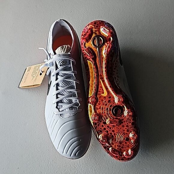 NIB Nike Legend 10 Elite FG OLY Cleated Sneakers, Mens Size 11 - Picture 2 of 9